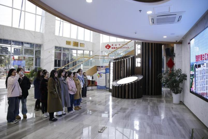 【黨建動(dòng)態(tài)】青白江區(qū)2024年“兩新”黨建指導(dǎo)員一行 到我中心開展現(xiàn)場教學(xué)活動(dòng)