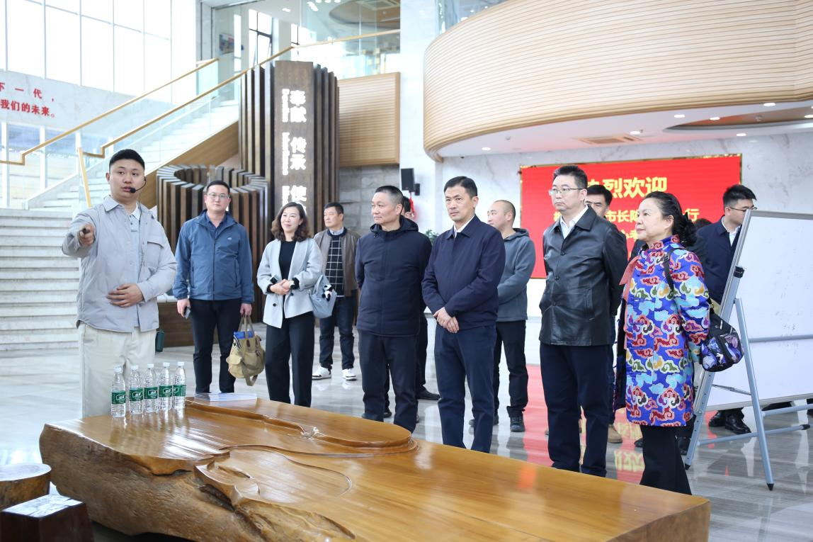 【園區(qū)要聞】柳州市副市長(zhǎng)陳文敏一行蒞臨青白江國際木材交易中心考察交流